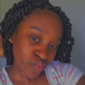 Meet your Posher, Emari